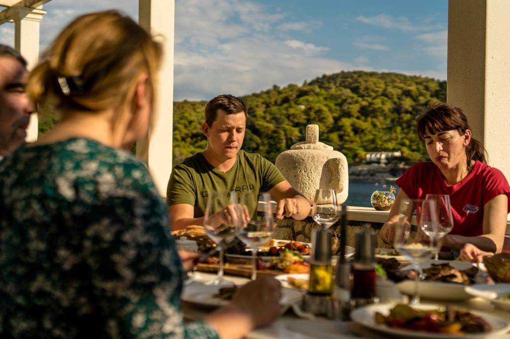 Pine Tree Boutique Apartments Saplunara