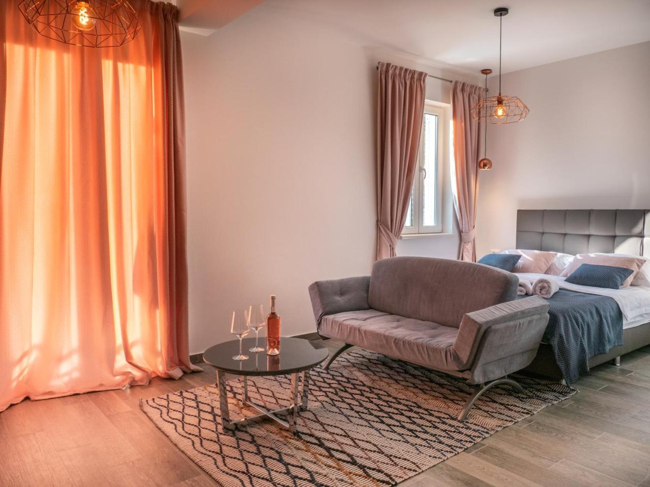 Pine Tree Boutique Apartments