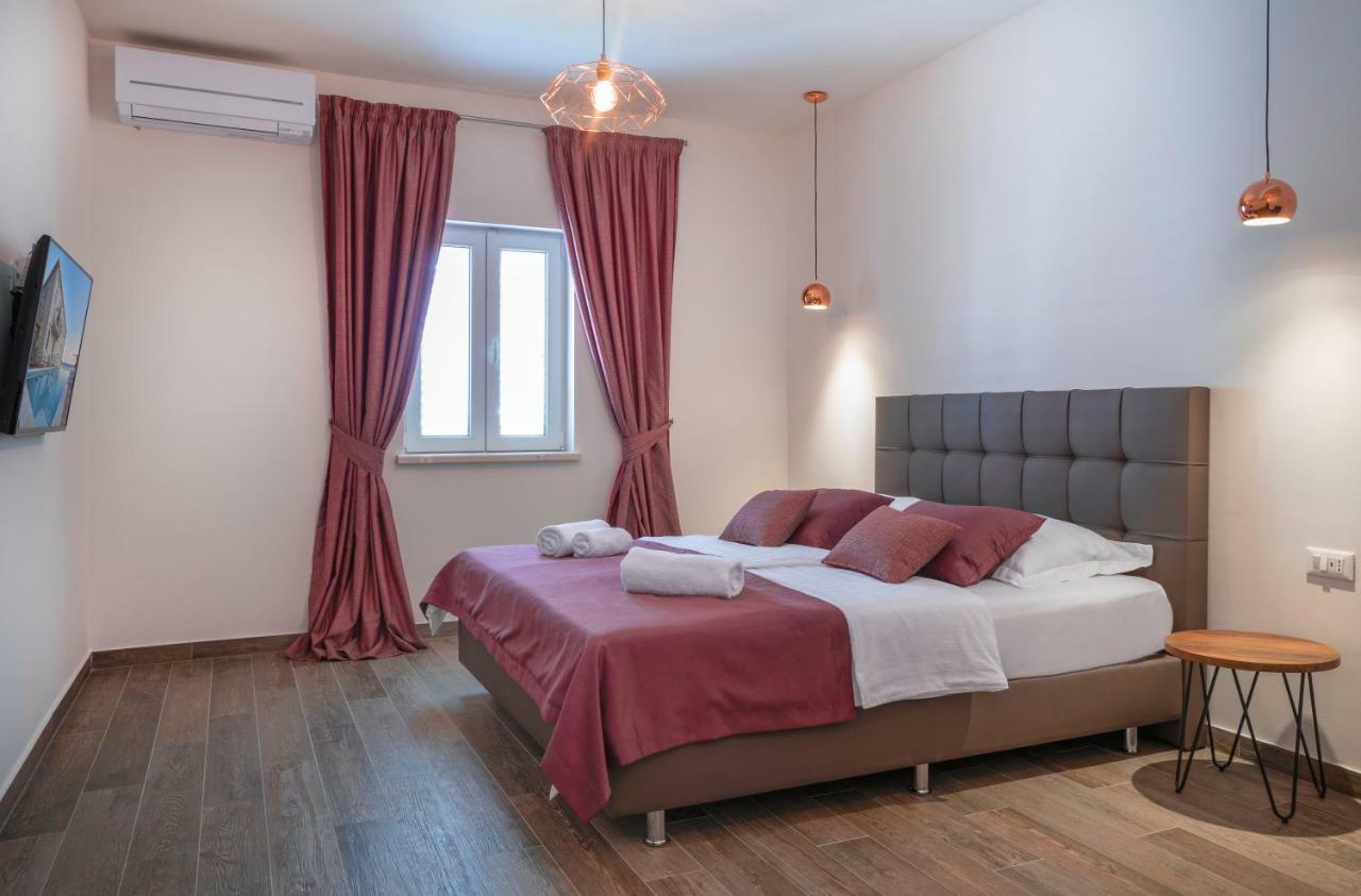 Pine Tree Boutique Apartments Apartment Saplunara