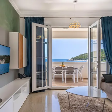Pine Tree Boutique Apartments Saplunara Exterior photo